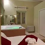 Isa Hotel