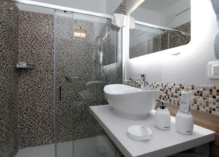 Isa Ξενοδοχείο *